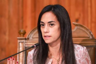 Senadora Núñez a Araya: Hablar con izquierda es para proyectos.