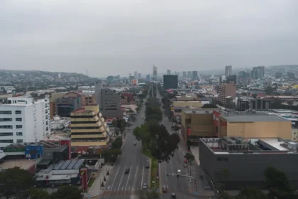 Tijuana clima perfecto: nubes, sol, temperatura ideal