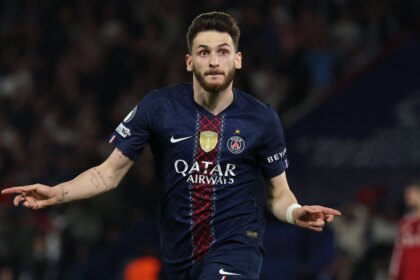 Padre de Khvicha revela postura de fichaje del PSG