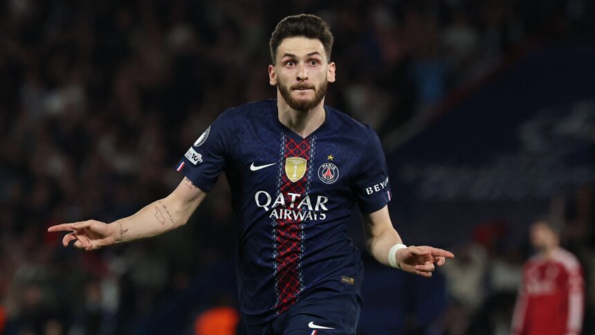 Padre de Khvicha revela postura de fichaje del PSG