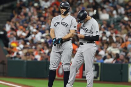 Stanton sale del juego Astros