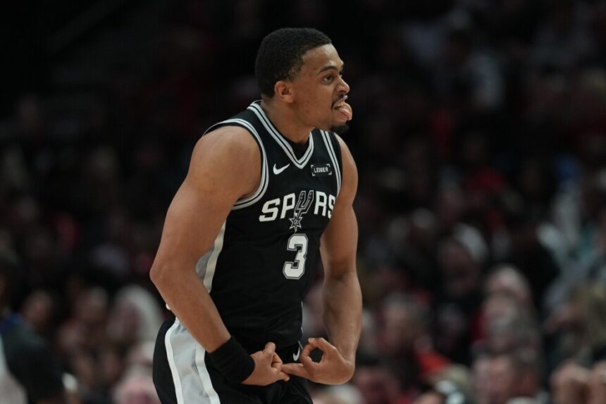 Spurs ganan 120-108 sin Wembanyama