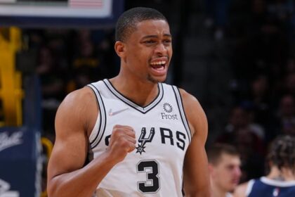 Johnson se enfadó por decisión de Popovich