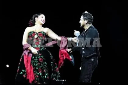 Celebran Nodal y Ángela en plaza
