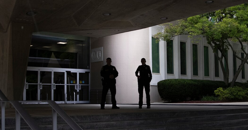 Arresto FBI a agente CIA con oro
