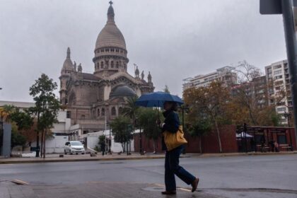 Lluvia en Santiago: hora de inicio