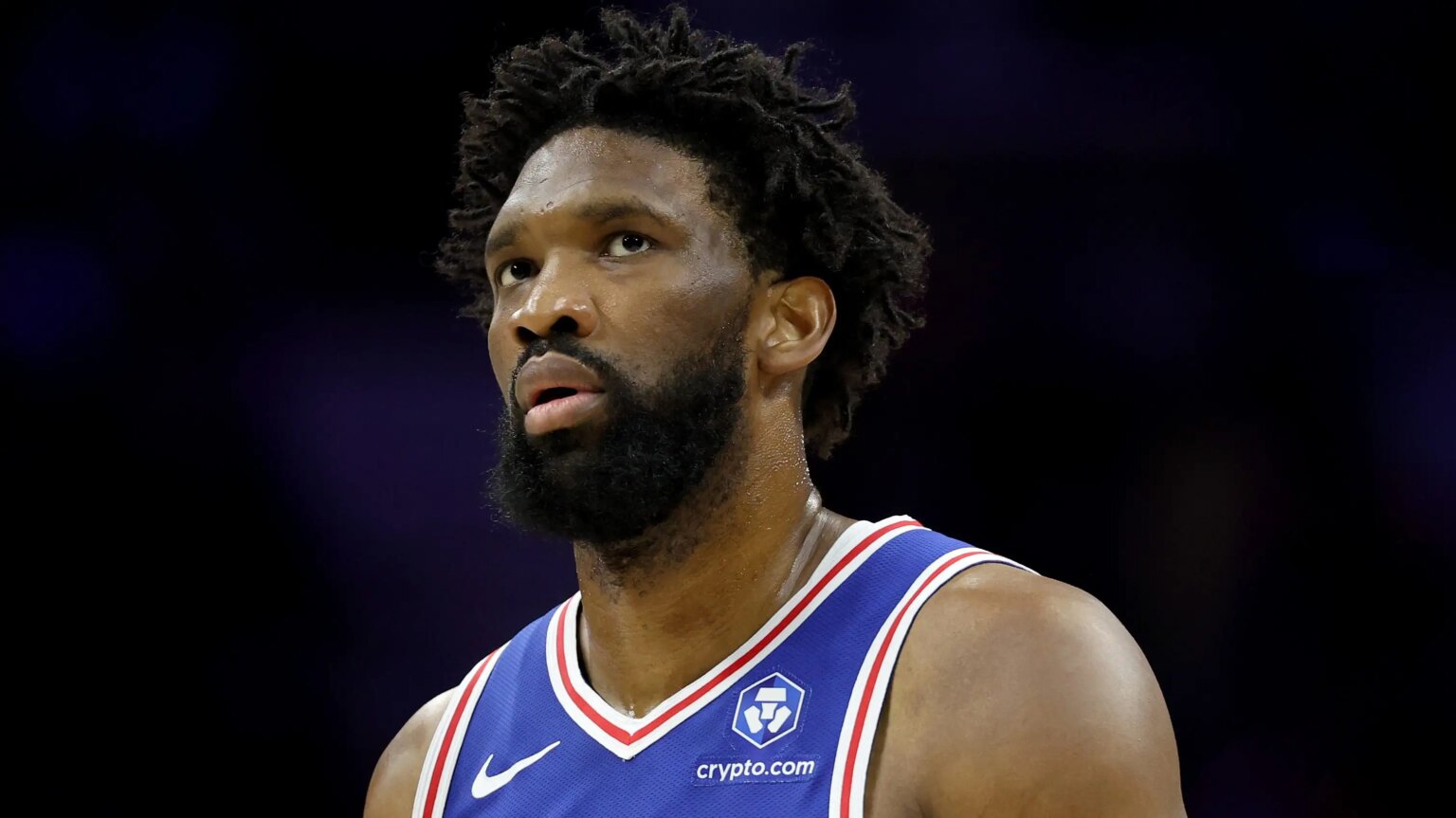 Embiid sale por lesión 76ers vs Celtics