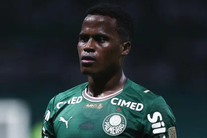 Arias brilla en Cristal vs Palmeiras