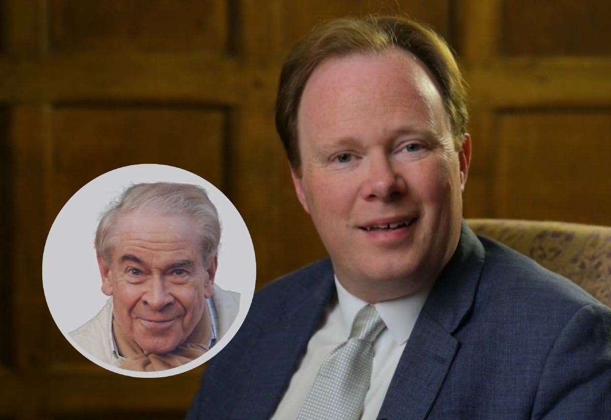 Henry Dawe honra a Stanley Baxter