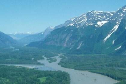 Canagold: buque gigante al río Taku