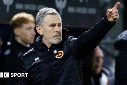 Naysmith dirigirá Ayr United tras ascensos