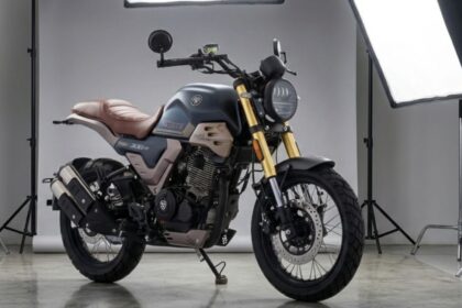 Moto Italika Firebird 300 Negra con GPS a  mil menos