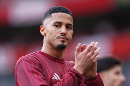 Saliba: PSG da miedo, pero Arsenal confía en parar a Dembélé