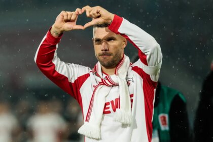 Podolski se retira del fútbol