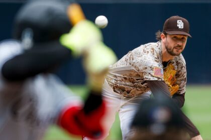 Canning debuta con Padres 5 innings fuertes