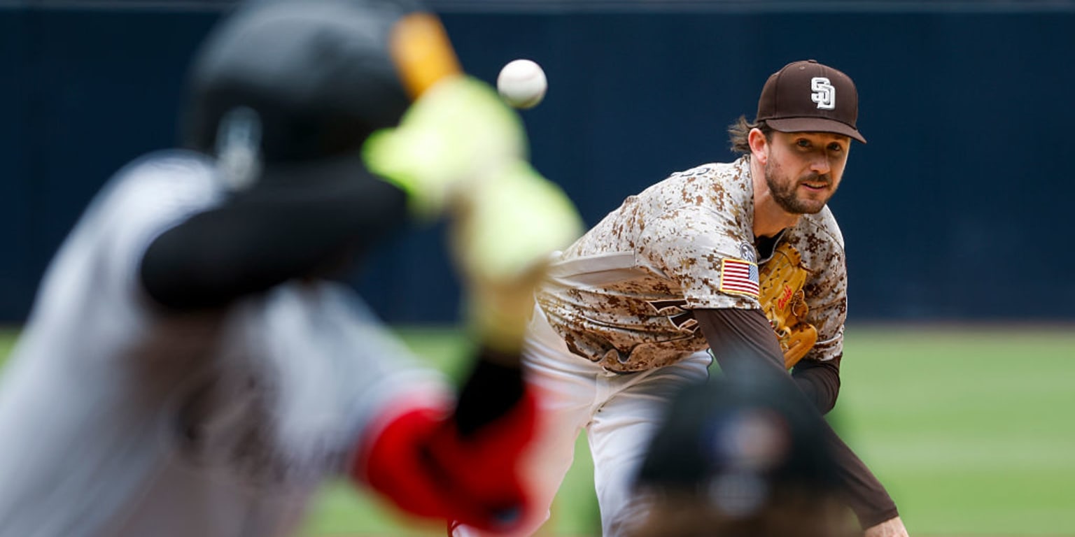 Canning debuta con Padres 5 innings fuertes