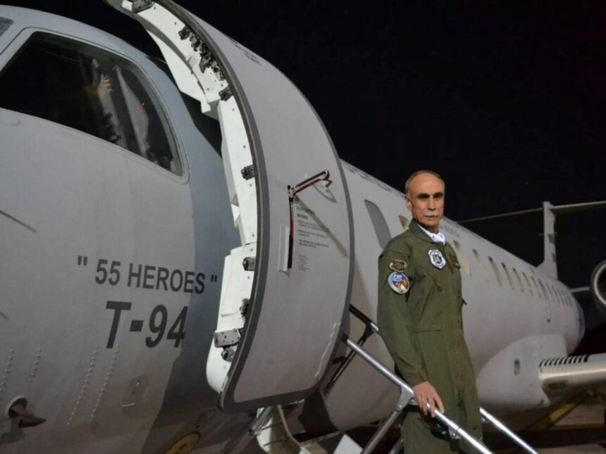 Aero compra avión caro y dañado