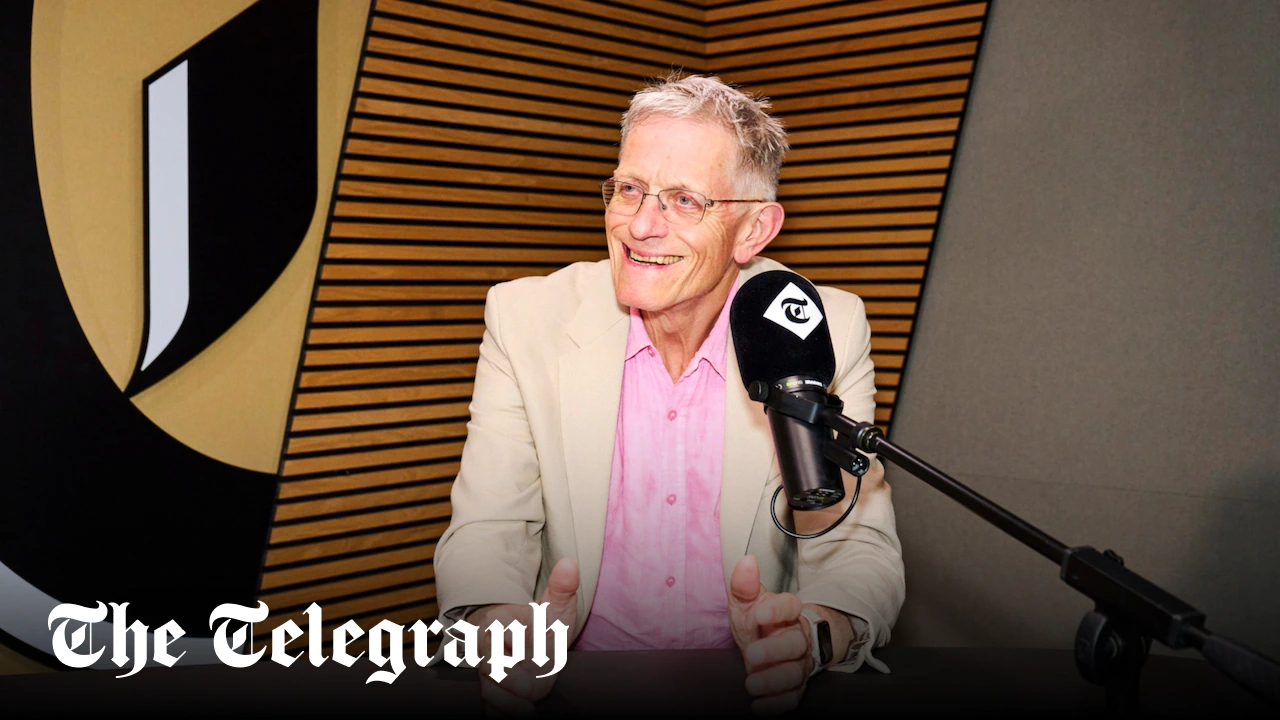 Experto en viajes Simon Calder: No pago por maletas en bodega.