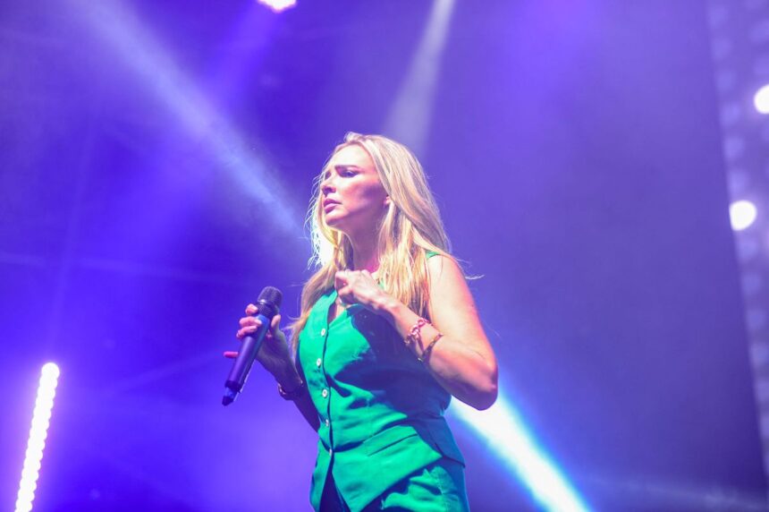 Nadine Coyle en Pride Swindon Wiltshire