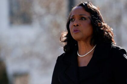 El Supremo de EE UU frena el despido de Lisa Cook por parte de Trump