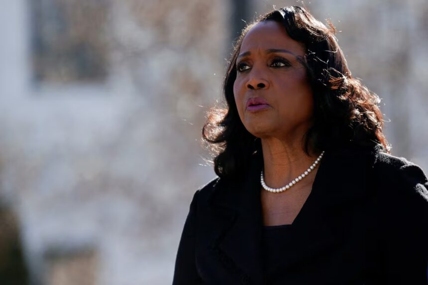 El Supremo de EE UU frena el despido de Lisa Cook por parte de Trump