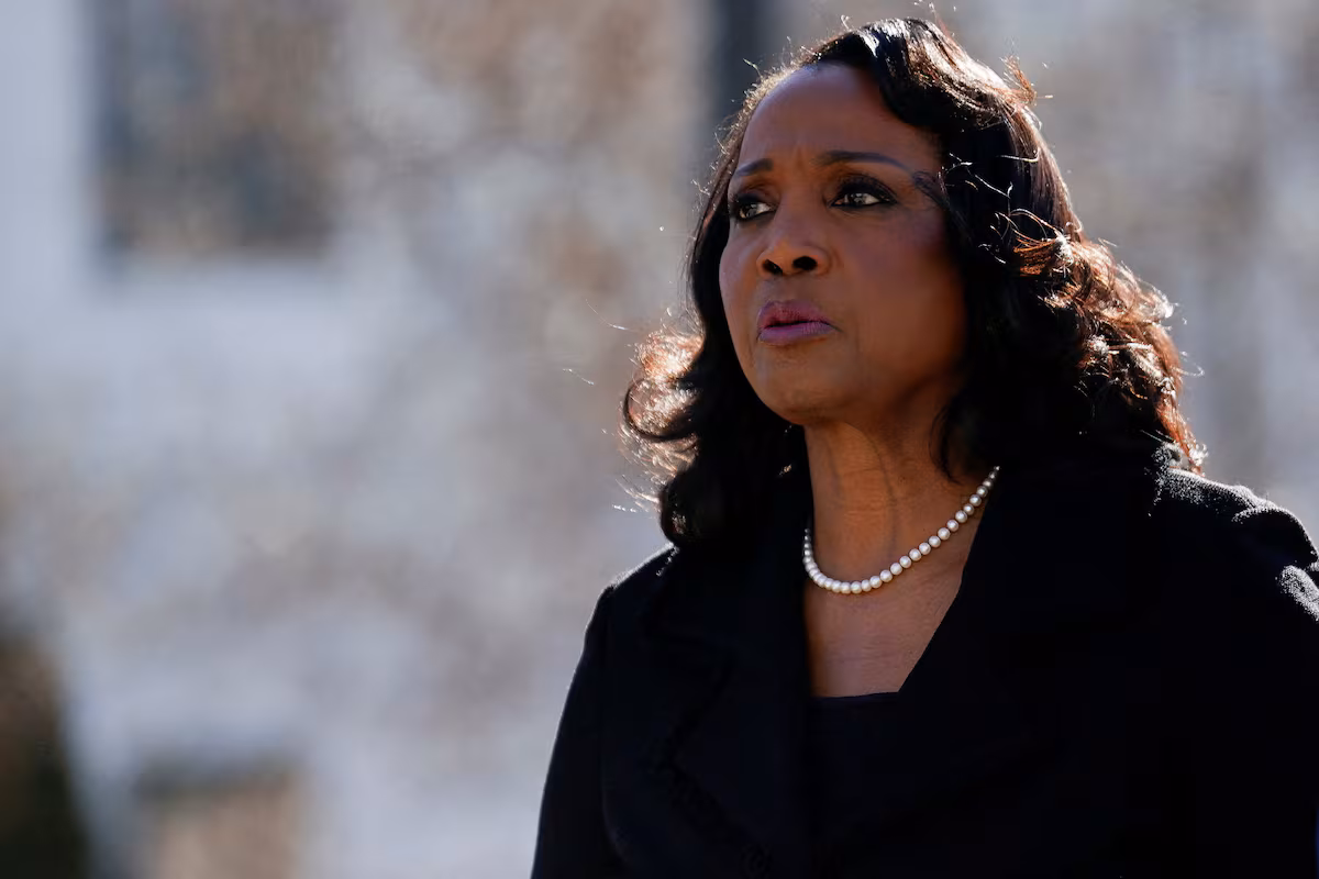 El Supremo de EE UU frena el despido de Lisa Cook por parte de Trump