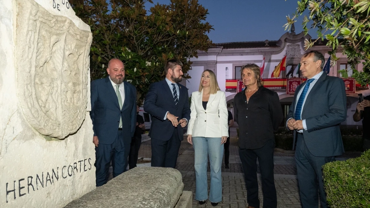 Crea instituto Mestizaje y critican a Guardiola