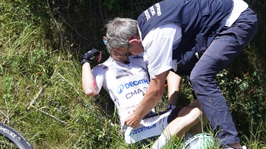Paul Seixas cae y se despide del Tour