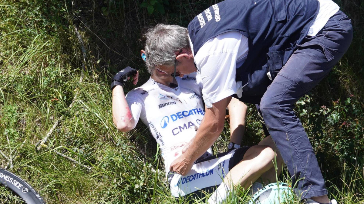Paul Seixas cae y se despide del Tour
