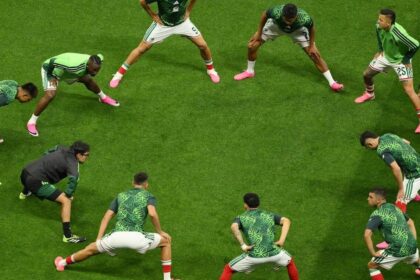 Mexico vs Ecuador: Partido retrasado una hora por mal clima