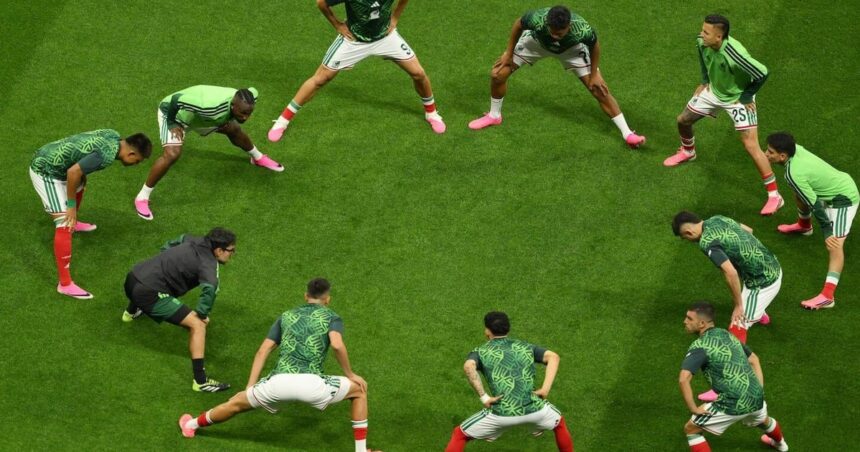 Mexico vs Ecuador: Partido retrasado una hora por mal clima