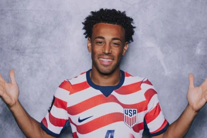 Tyler Adams: Sarah Schmidt y sus hijos animan
