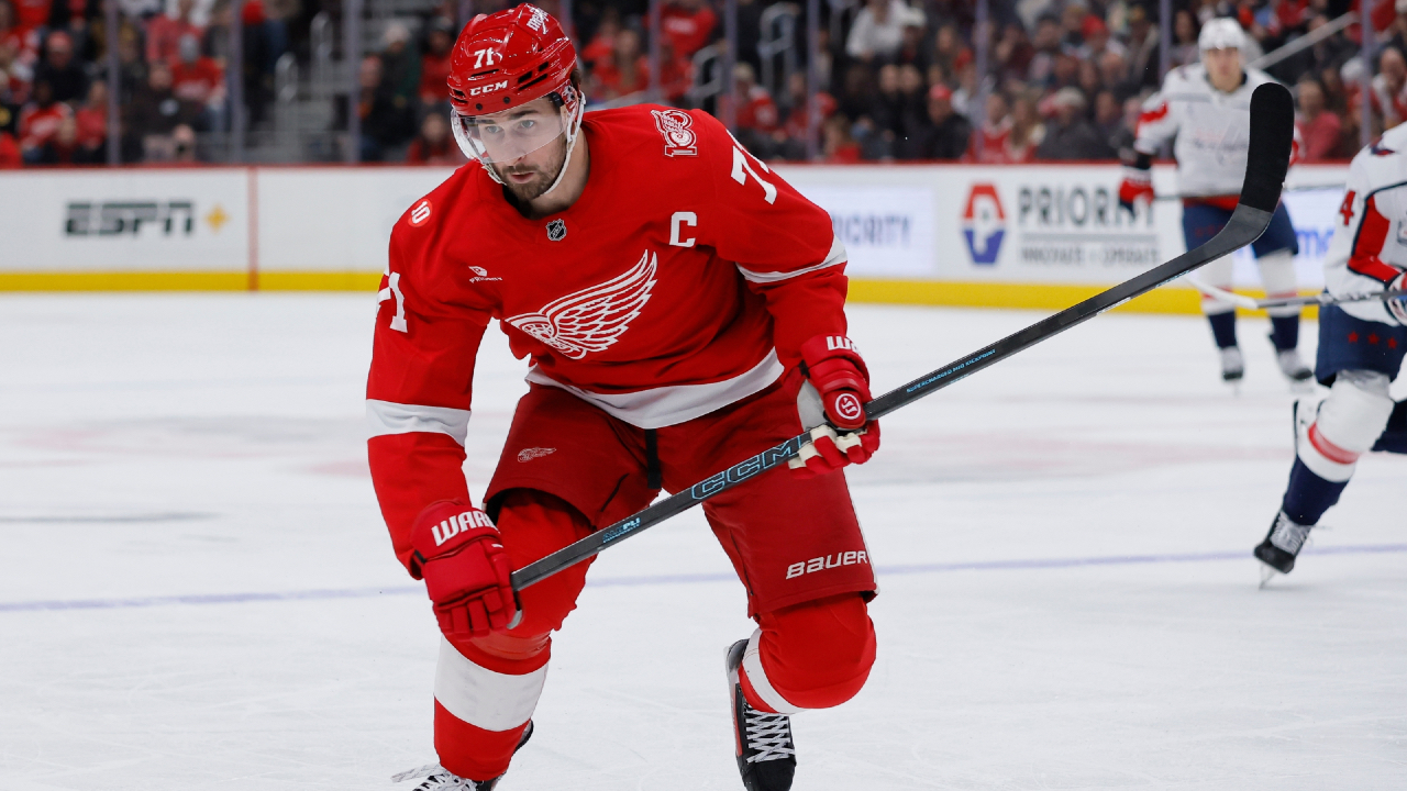 Dylan Larkin pide cambio Detroit