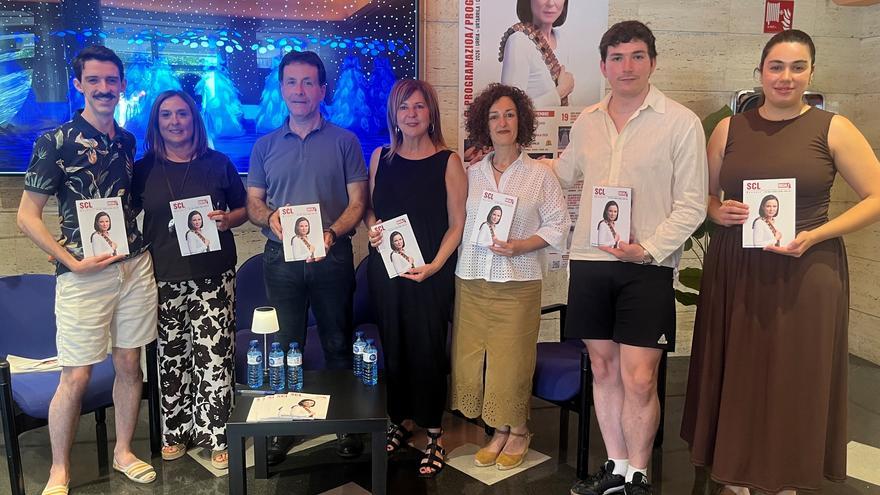 Aitana, El Brujo y Fuentes en el Social Antzokia