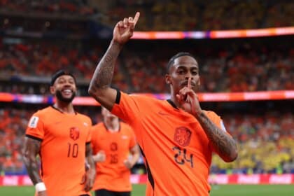 El internacional neerlandés Summerville podría cambiar de club en Londres