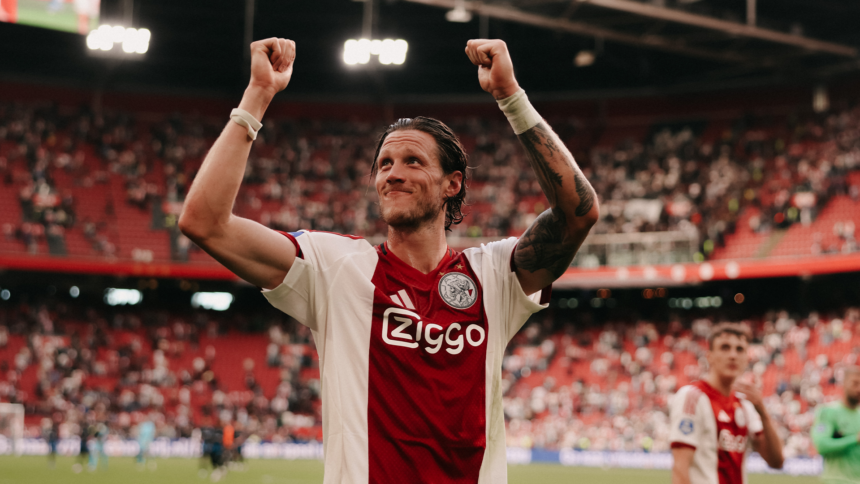 Wout Weghorst deja el Ajax