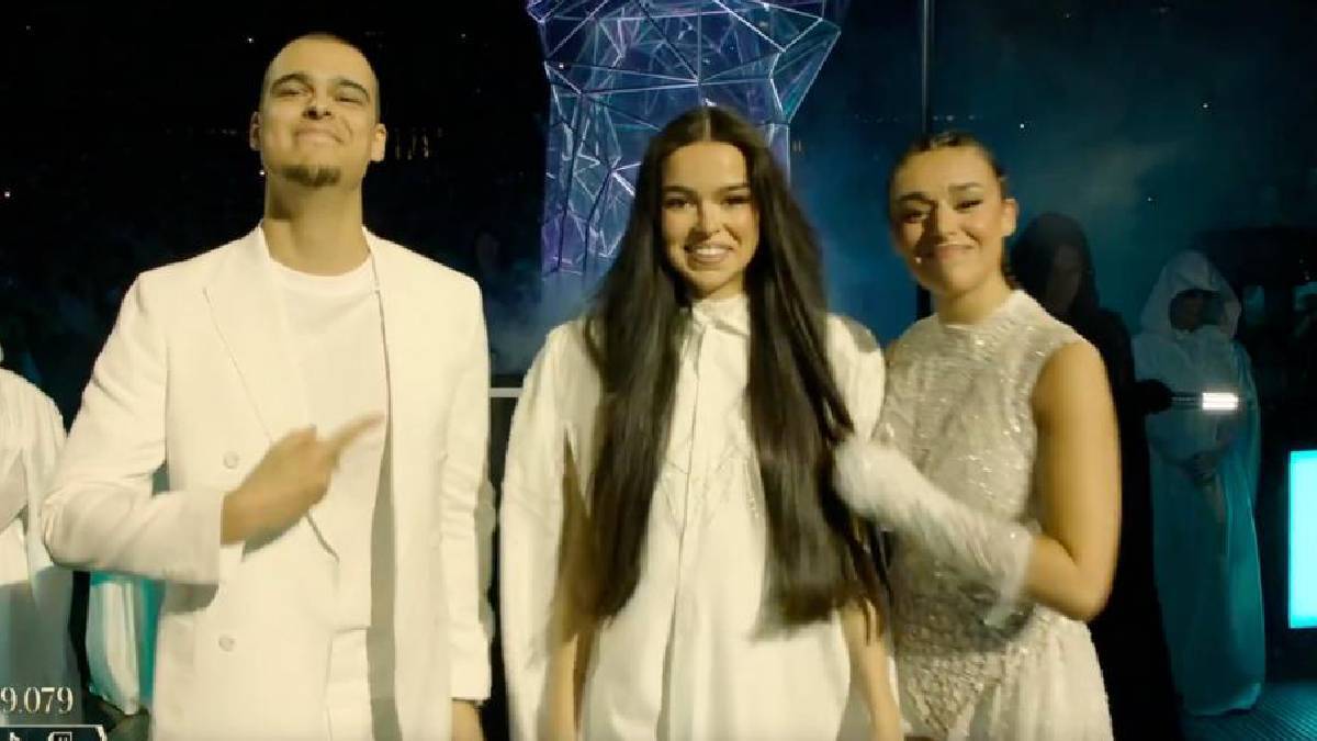 Marta Diaz presenta a su hermana menor en La Velada del Año VI