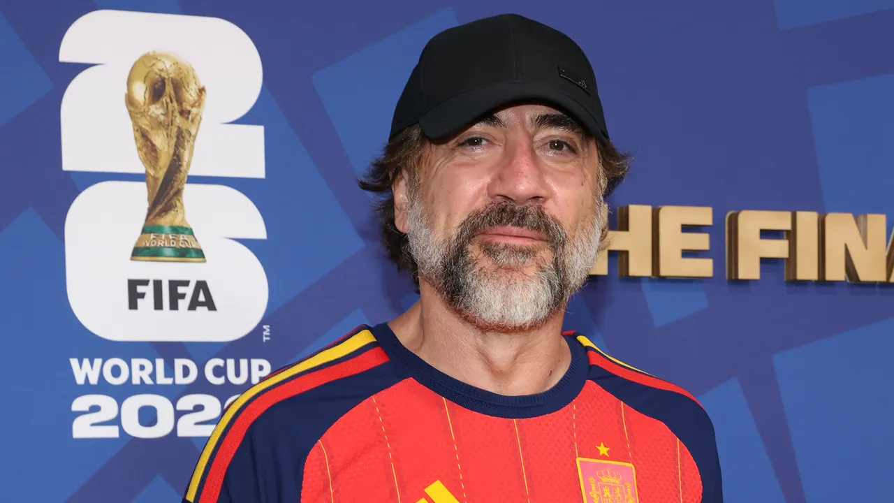 Javier Bardem celebra el triunfo mundialista y las libertades en España