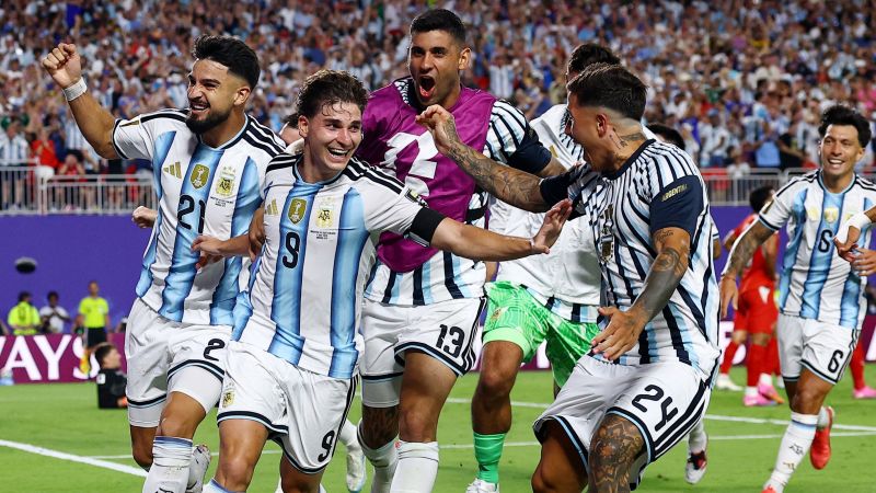 Argentina e Inglaterra se enfrentan en semifinales tras ganar sus duelos