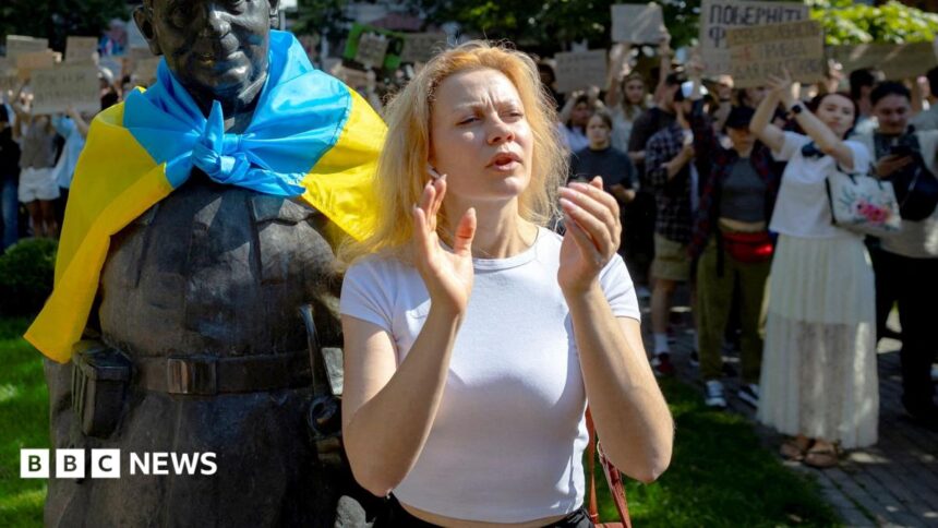 Protestas en ciudades ucranianas por el despido del ministro Fedorov