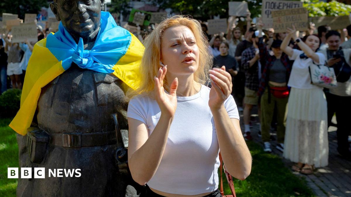Protestas en ciudades ucranianas por el despido del ministro Fedorov