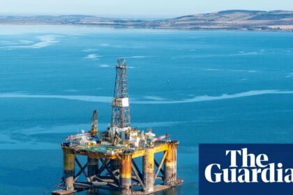 Exigen al primer ministro cumplir promesas climáticas y prohibir el petroleo