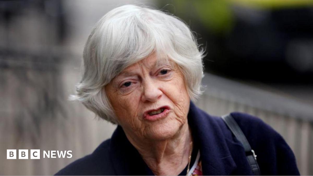 Policia investiga asesinato tras muerte de Ann Widdecombe