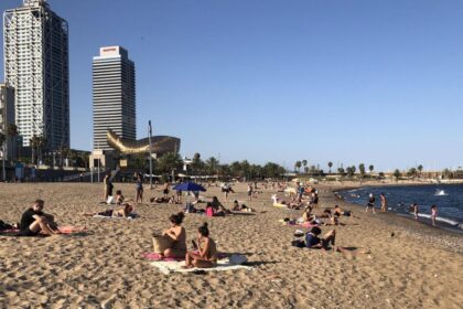 Hombre muere apuñalado tras violar orden de alejamiento en Barcelona