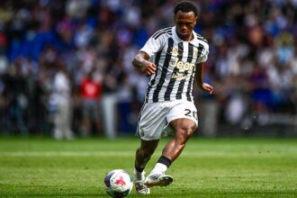 Juventus cede a Openda al Lyon pero jugara hoy el amistoso