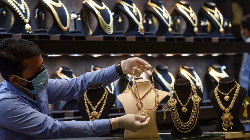 El oro sube y la plata brilla ante el ajuste en gastos de joyeria