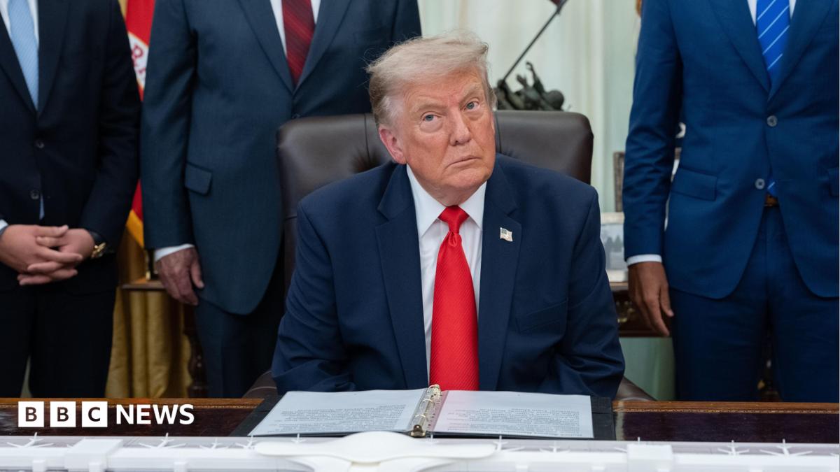 Trump evalúa restringir la IA tras ataques a OpenAI
