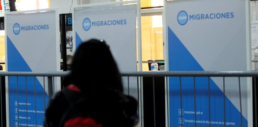 Justicia anula decreto de Milei sobre ciudadanía otorgada por Migraciones