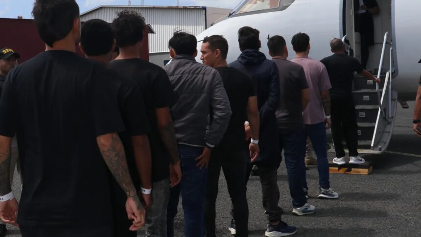 Panama deporta y expulsa a 41 ciudadanos colombianos