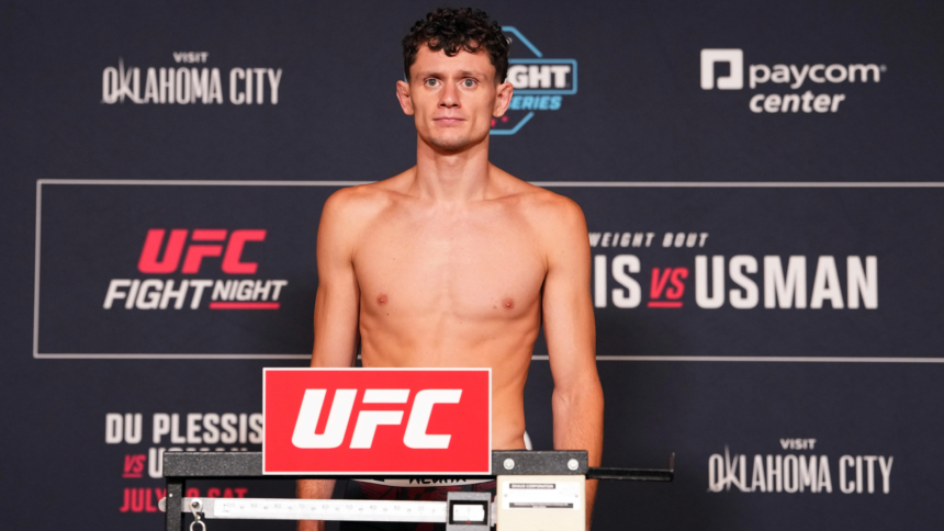 Multan a peleador de UFC tras exceder peso en Oklahoma City